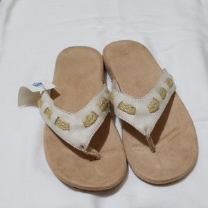 Zealand Thong Sandals